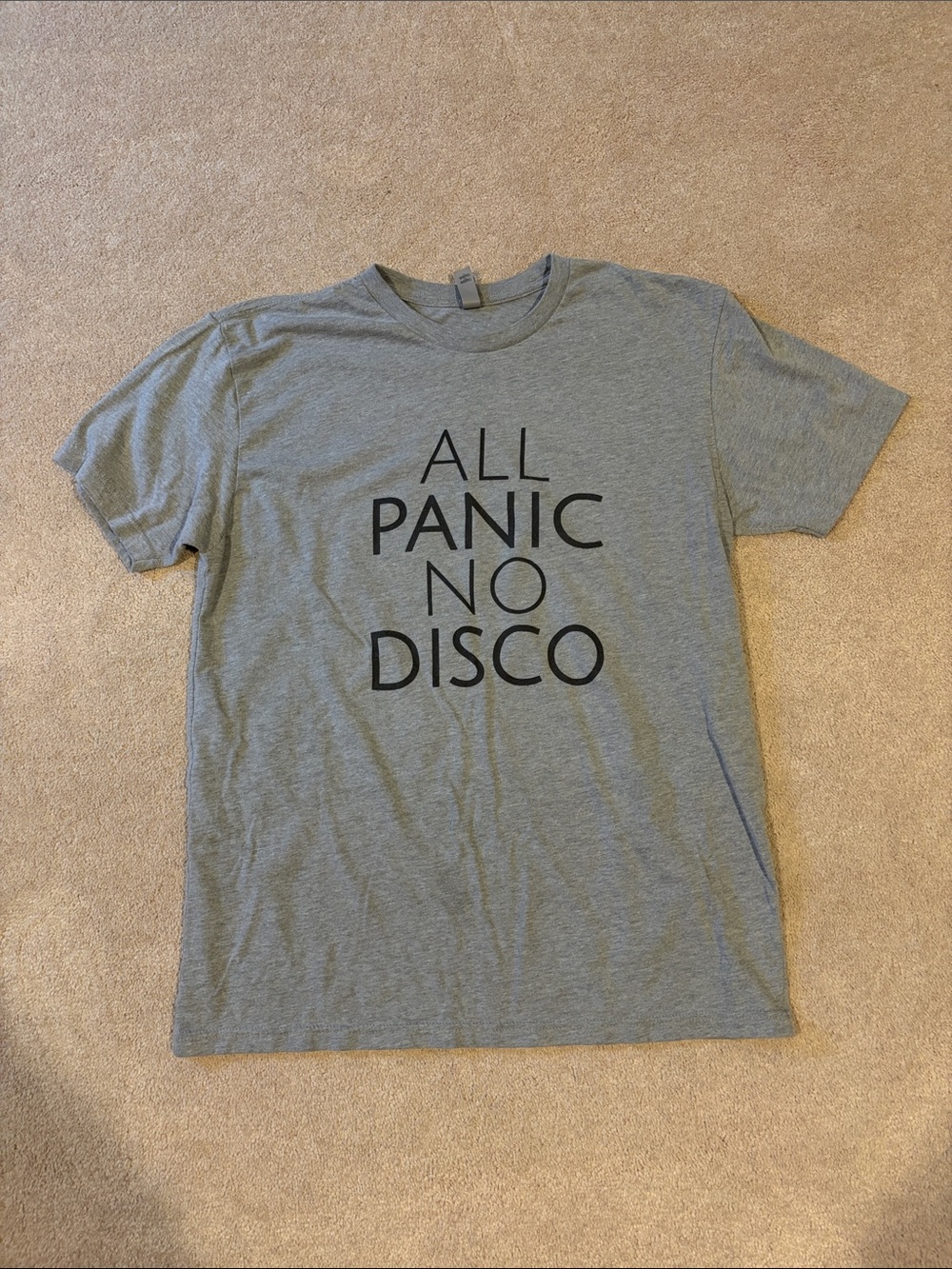 Gray women’s graphic tee shirt “all panic no disco”